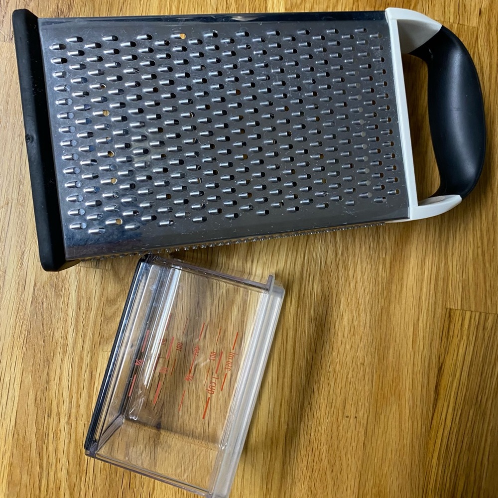 OXO Good Grips Box Grater 4 sided - Picture 2 of 5